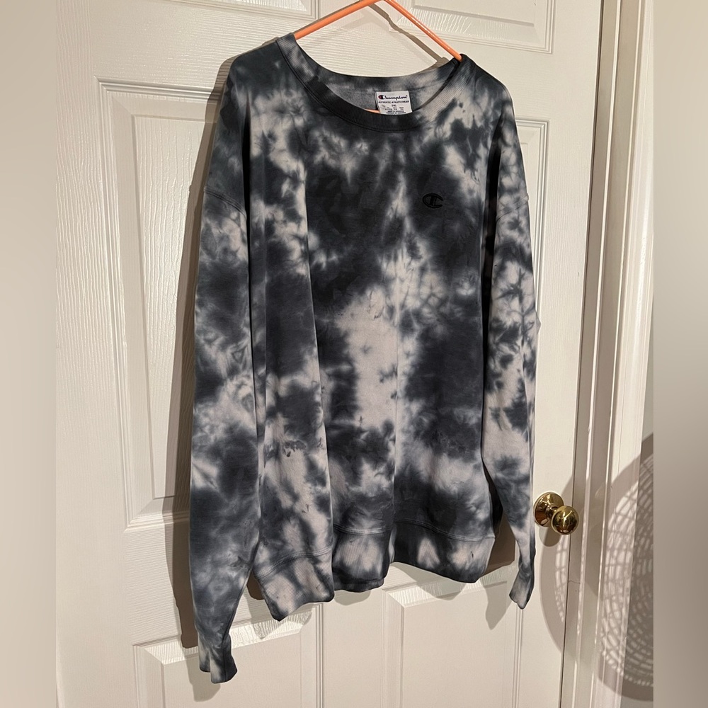 Champion Tie Dye Sweatshirt!